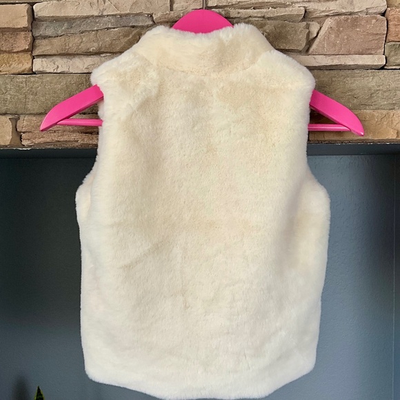 Mud Pie Ivory Faux Fur Zip Vest Birthday Party Christmas Holiday Winter 4T-5T - Picture 4 of 7